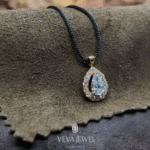 Simple yet luxurious diamond teardrop pendant