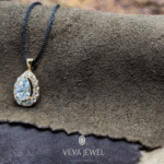 Classic diamond pendant for women