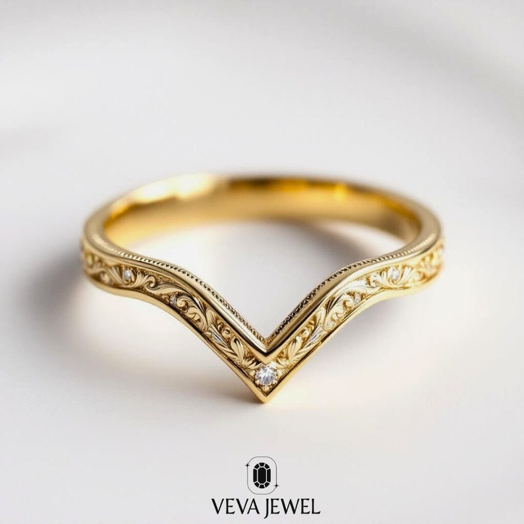 Vintage V Chevron Band, Engraved Curved Gold Ring