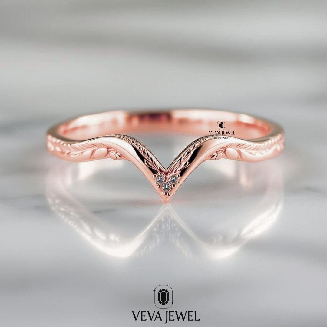 Engraved Chevron Wedding Band | Lab-Grown Diamond V Ring | Yellow Gold Leaf Detail Band | Vintage Style Stackable Ring | Gift for Girlfriend