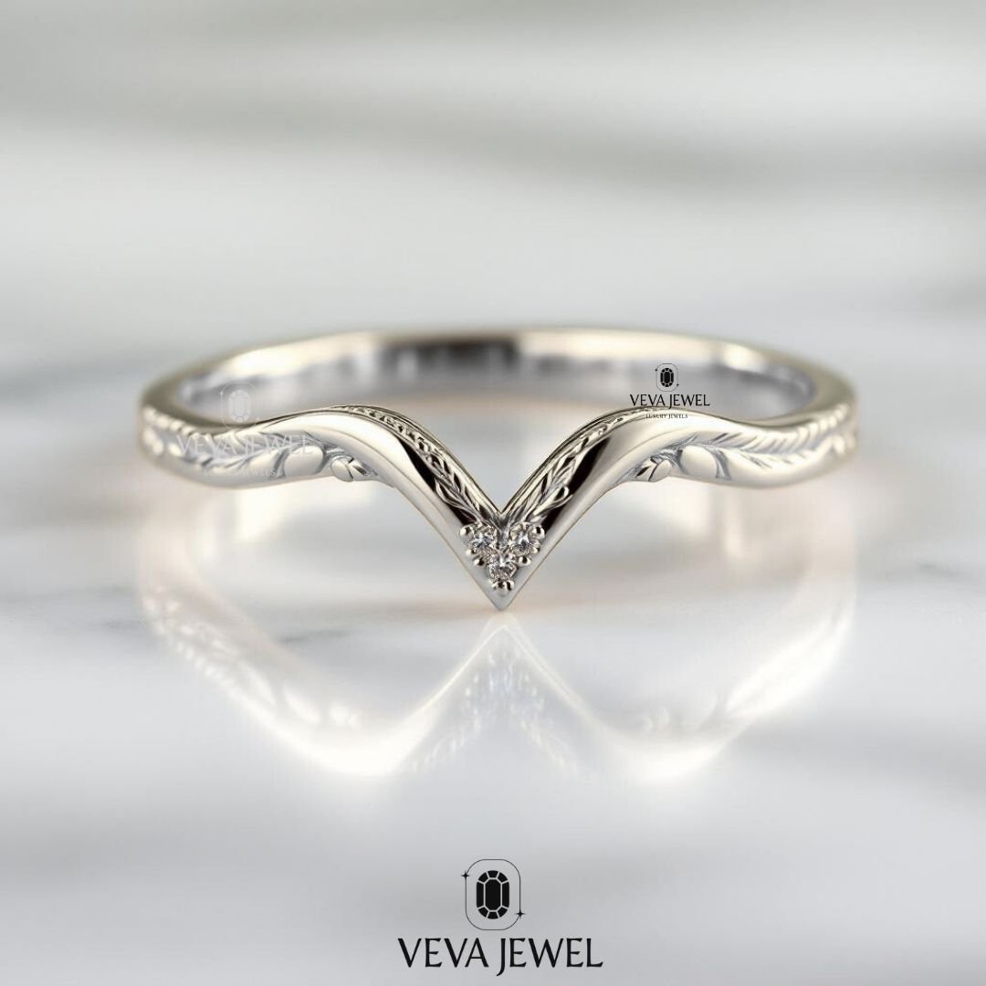 Engraved Chevron Wedding Band | Lab-Grown Diamond V Ring | Yellow Gold Leaf Detail Band | Vintage Style Stackable Ring | Gift for Girlfriend