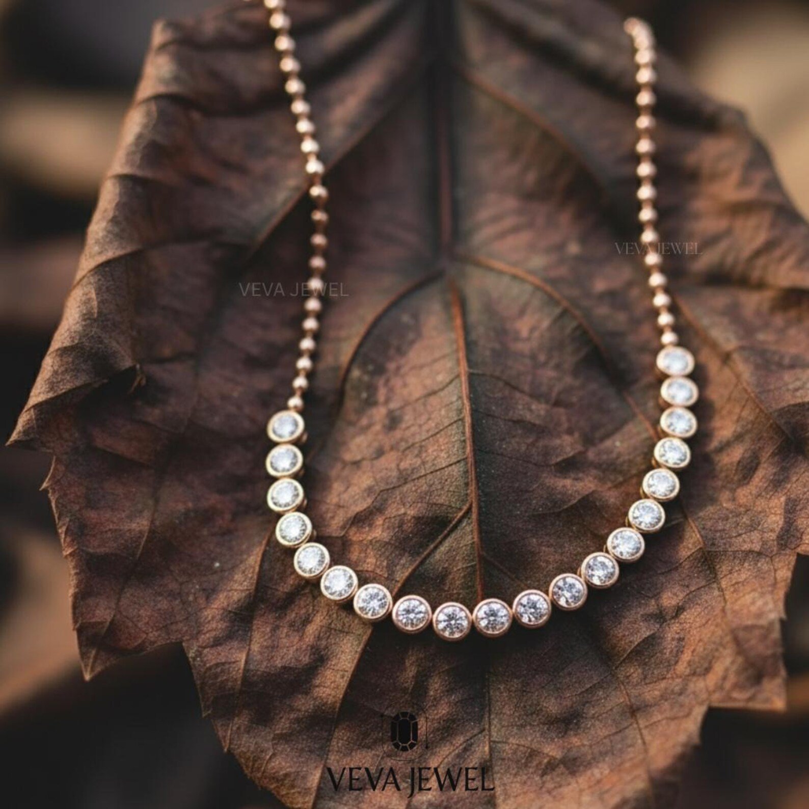 Simple elegant diamond necklace for daily wear